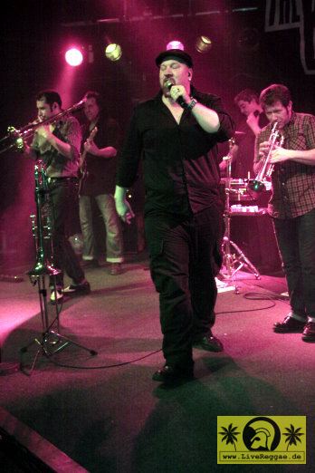 Dr. Ring Ding (D) with The Busters - It-s Skatime - Kassablanca, Jena 01. Februar 2013 (17).JPG